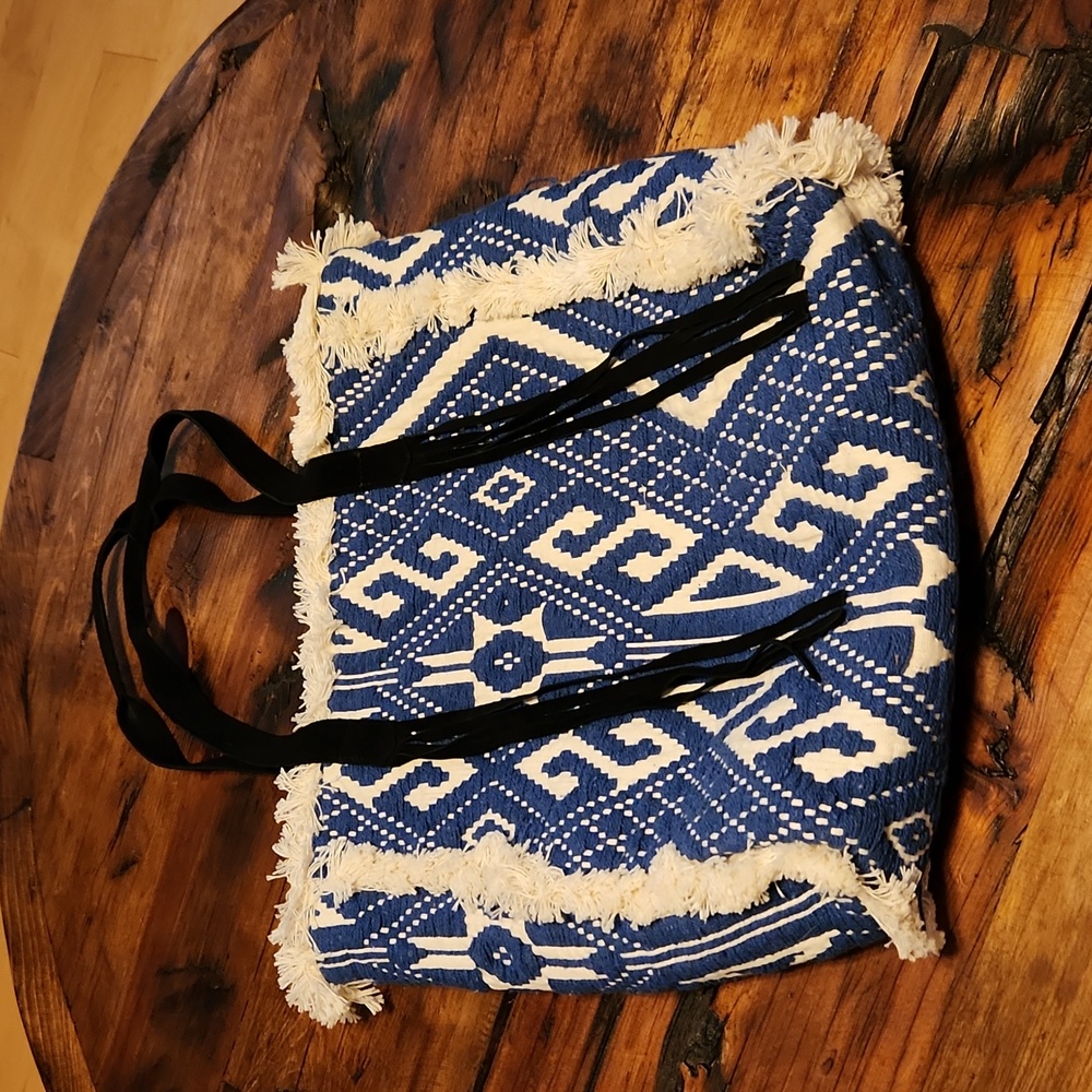 Soft Surroundings Ziggurat Carpet Bag woven carryall tote